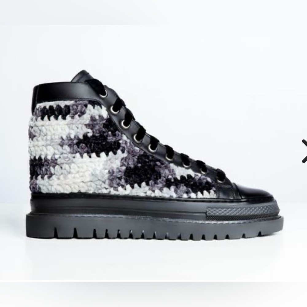 Krojay designer hand made crochet onyx sneakers men’s black/white/grey Size 10